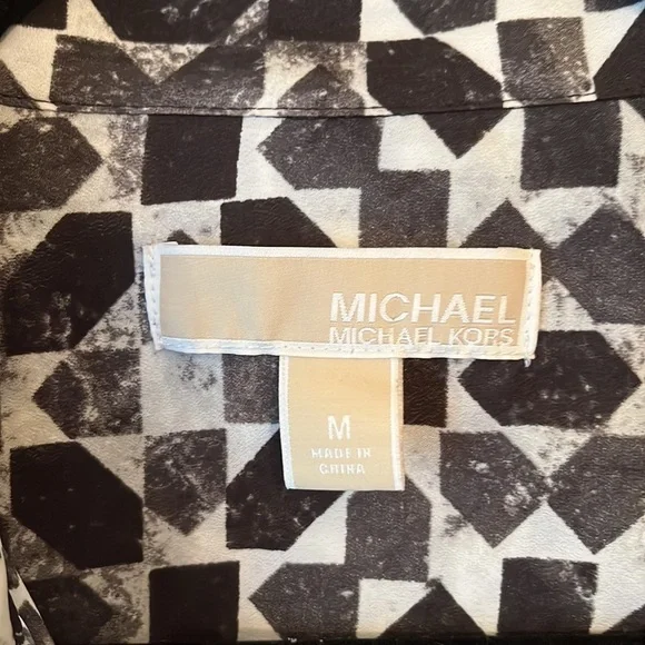 Michael Michael Kors Top size Medium in EUC. Gold hardware. Beautiful! - Picture 2 of 9